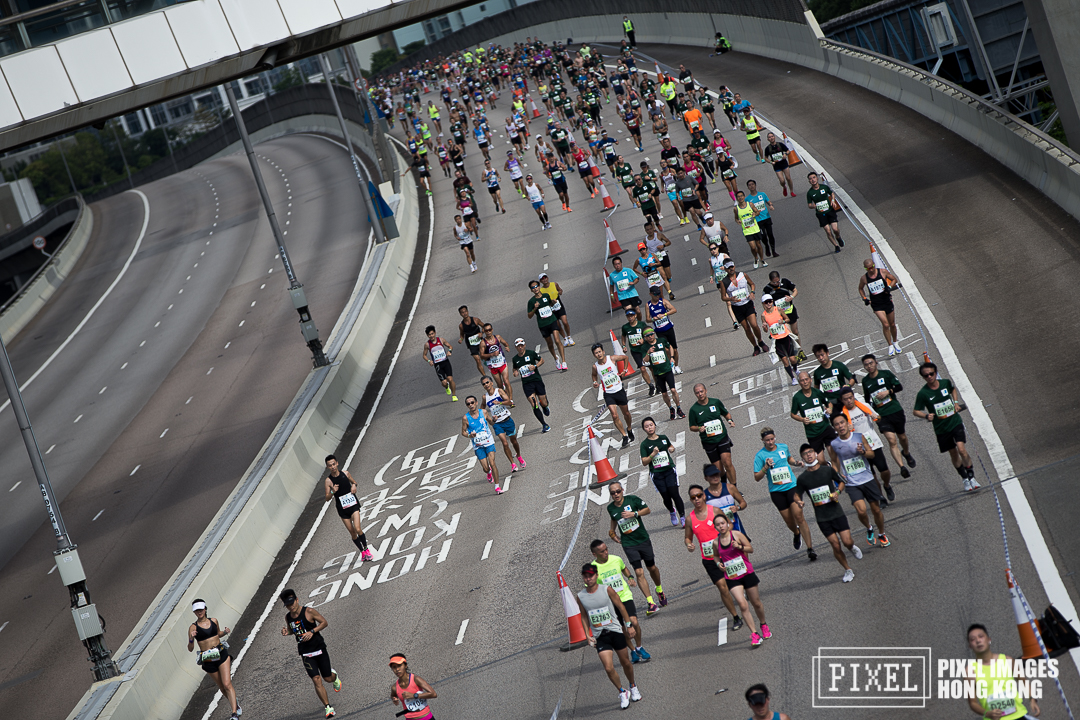 【渣打香港馬拉松 2021 圖輯 – 奧海城 / 西九龍公路 / 西隧九龍入口】